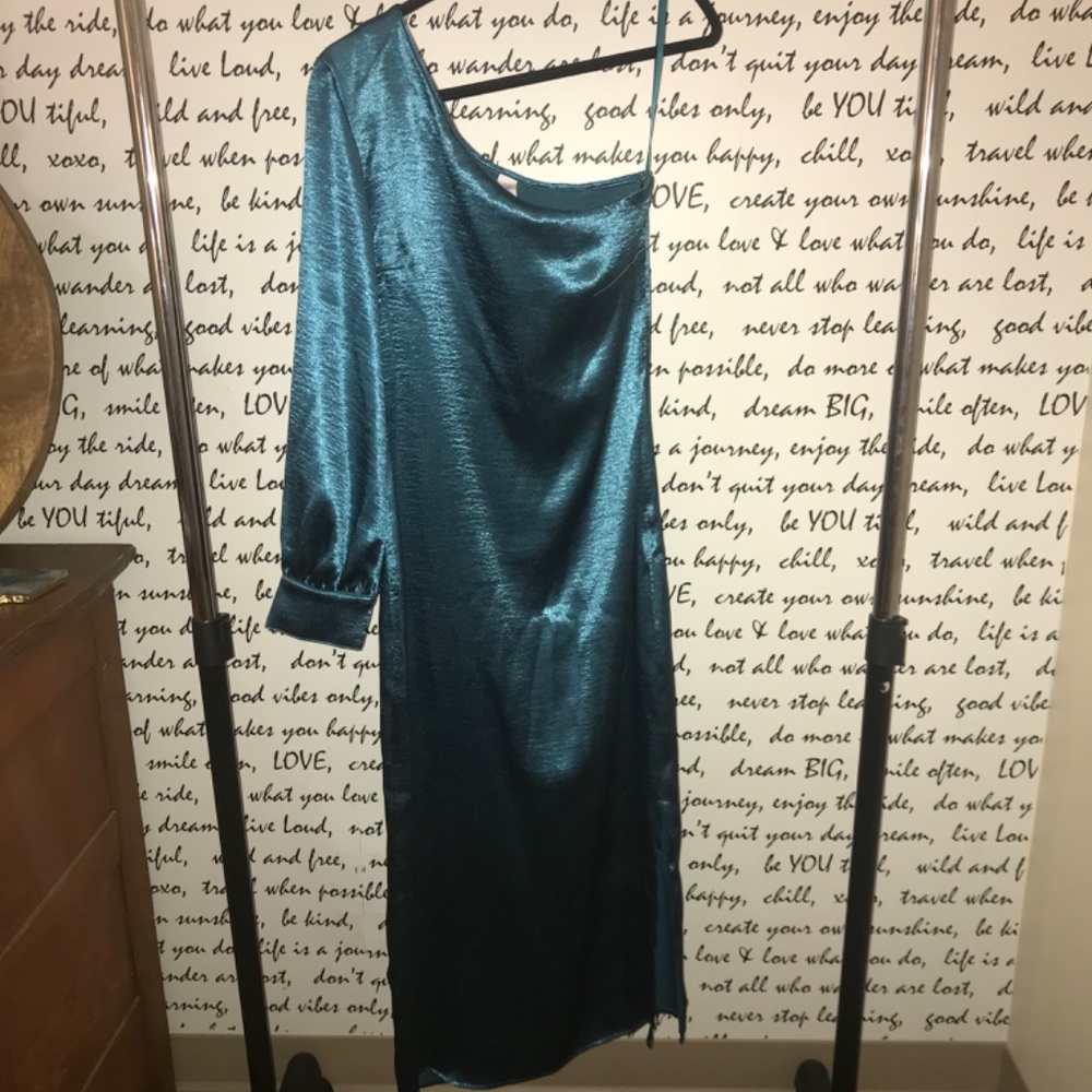 NEW RIVIERA ONE-SHOULDER MAXI DRESS - Picture 4 of 14